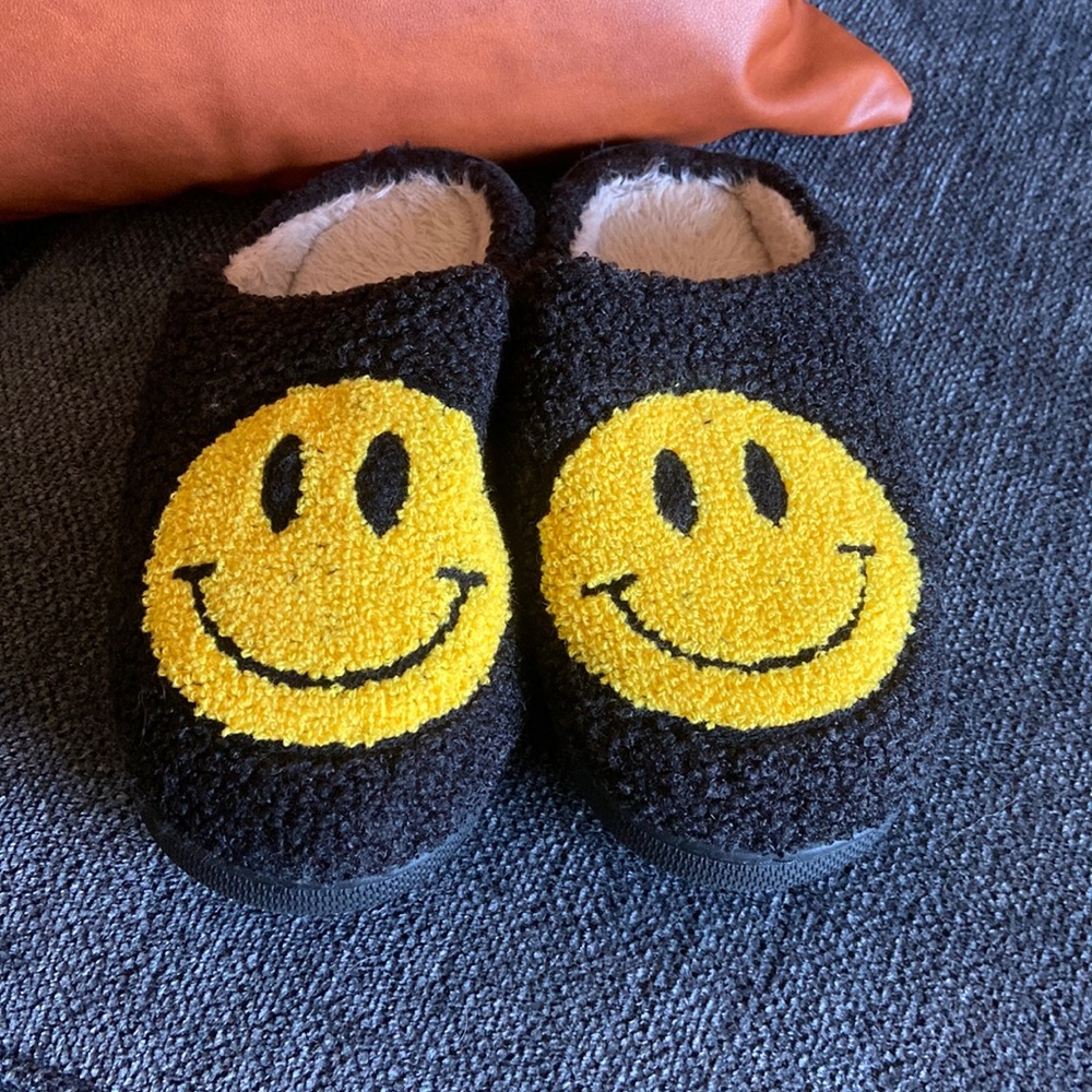 Smiley Face Slippers Black